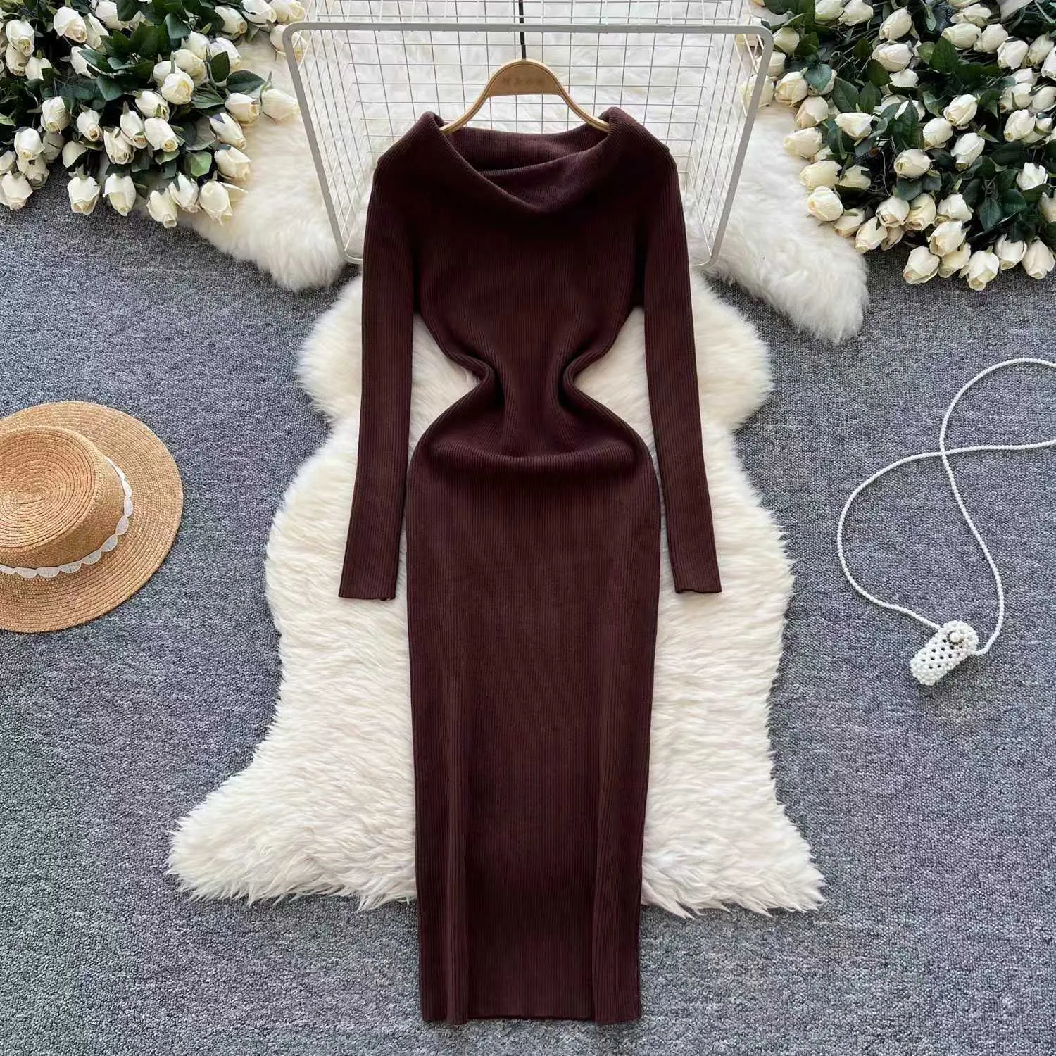 Aiertu long sweater dress outfit Autumn and Winter Elegant Slim-Fit Sheath Slimming off-Shoulder Collarbone Black and White Stripe Knitted Dress