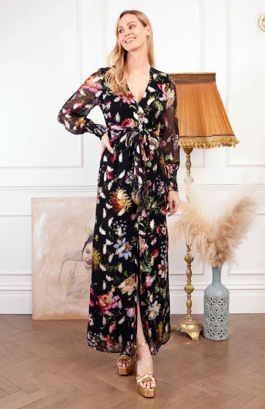 Hope & Ivy The Dara Maxi Dress in Feather Lurex