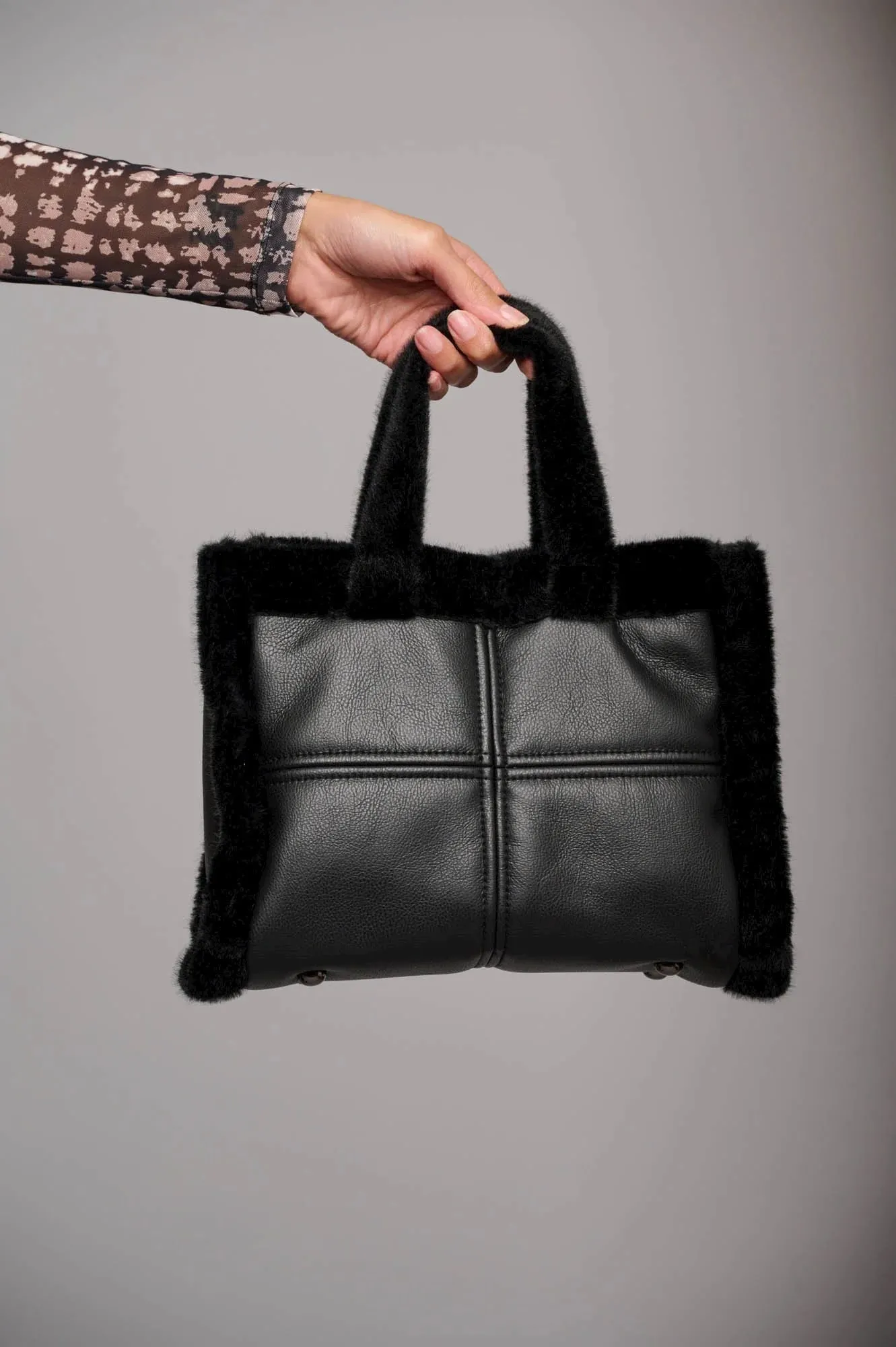 Jasha Small Shopper | Black