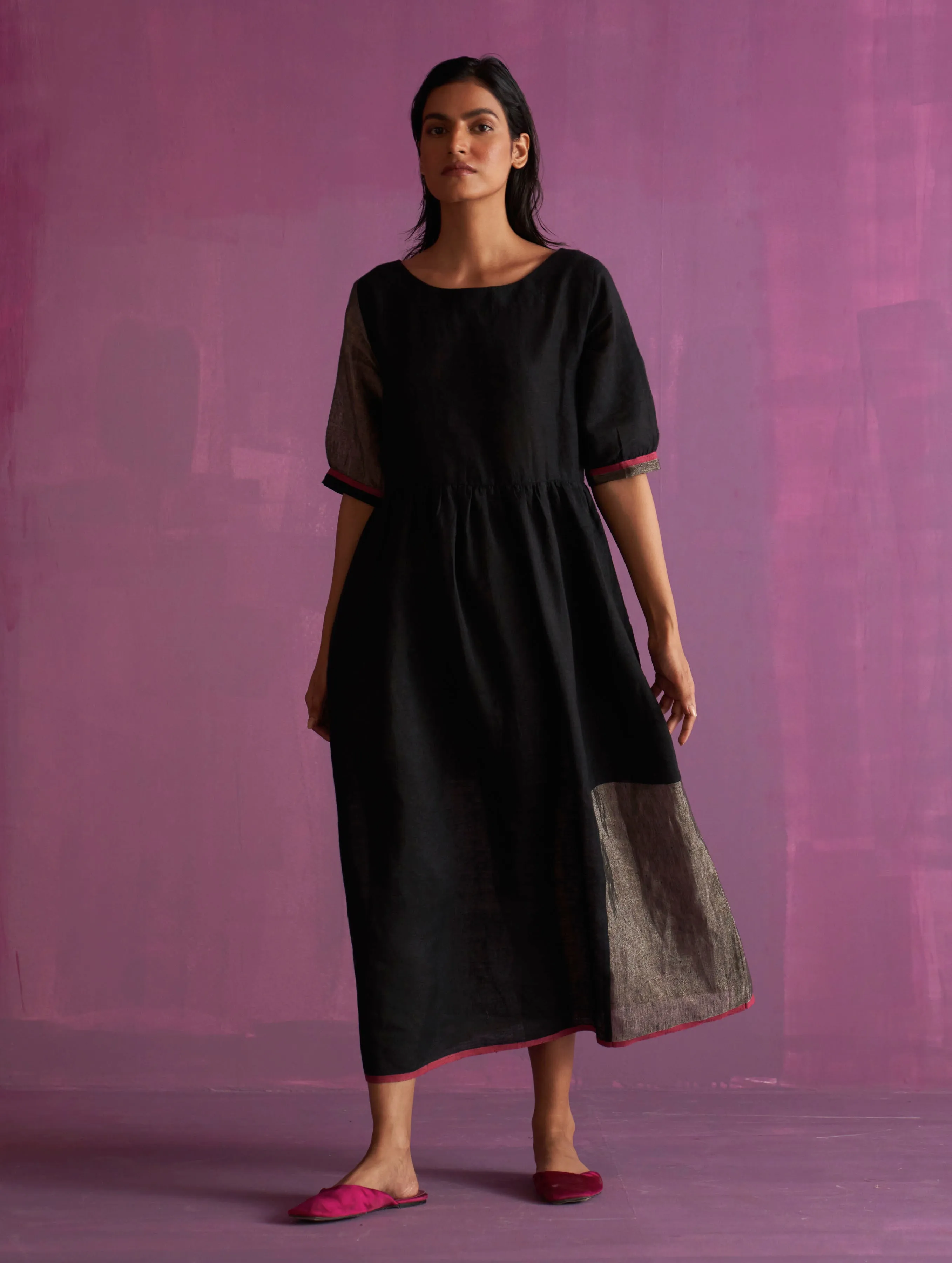 Kiri Signature Linen Dress - Black