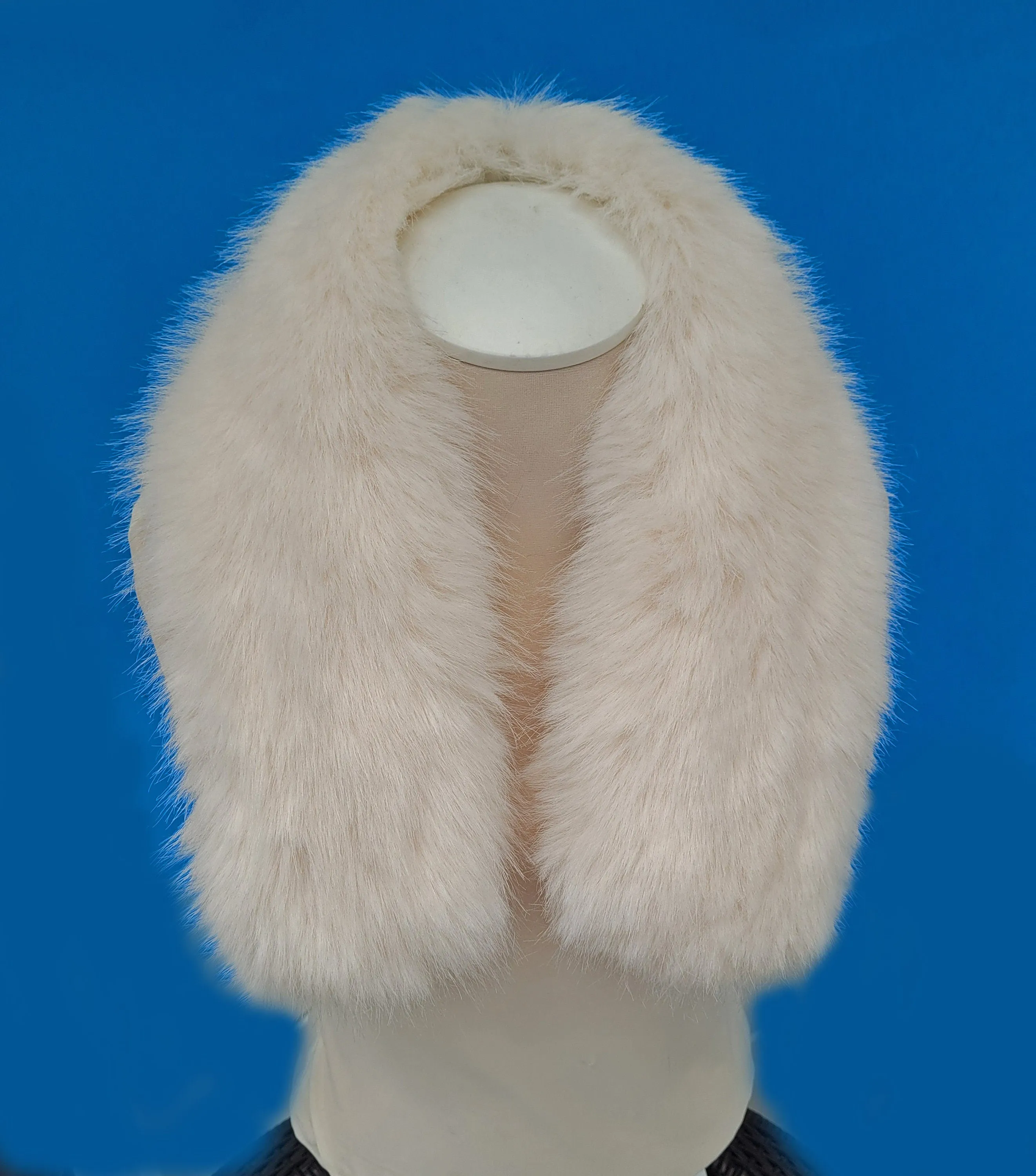 READY to SHIP XL Ivory Silky Plush Faux Fur Vegan Trim Hood, Faux Fur Collar Trim Like Real Fox, Fake Fur, Fur Fabric, Fur Ruff, Fur Hood