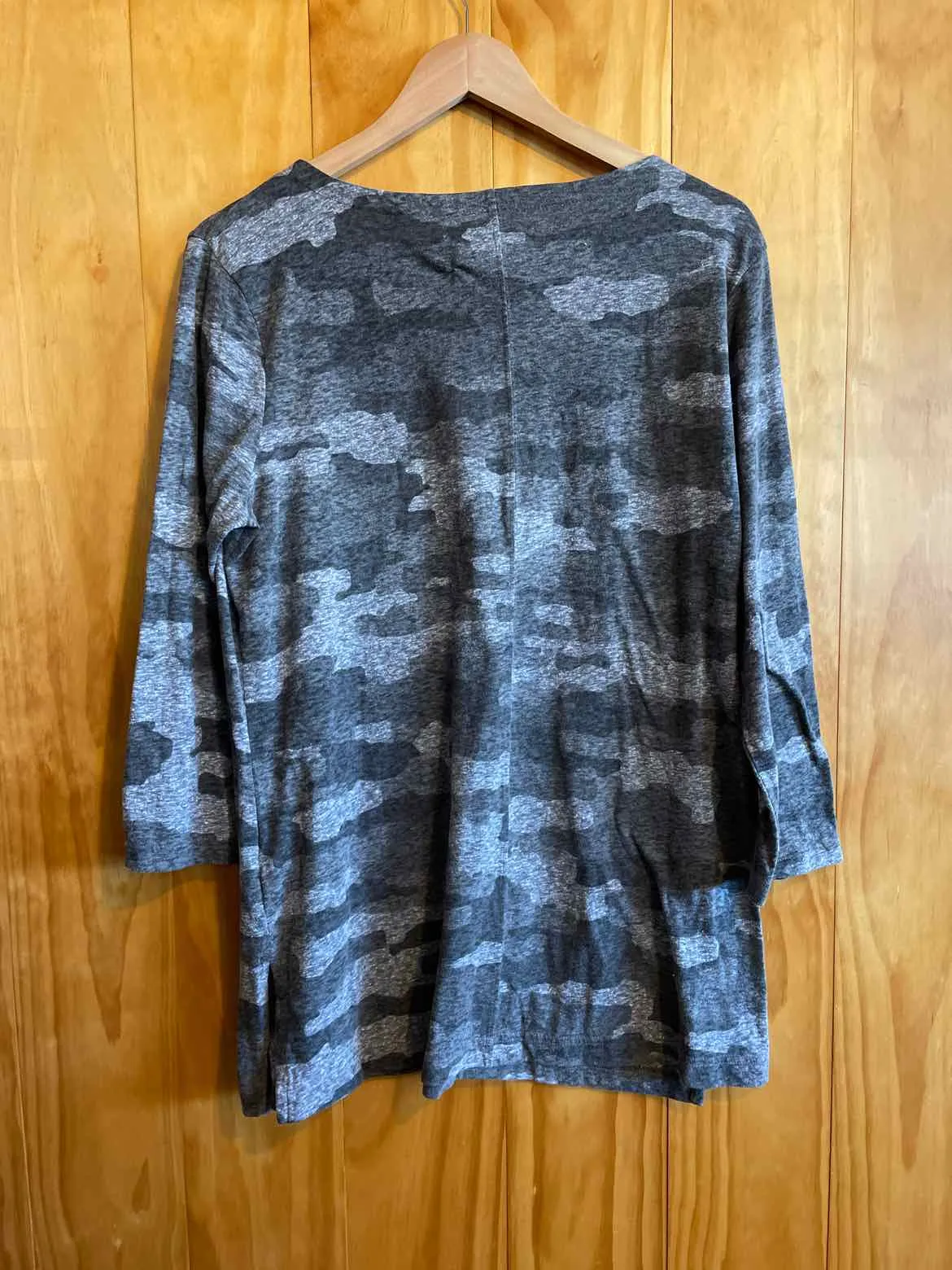 Size Large Duluth Trading Grey Women's Long Sleeve Shirt