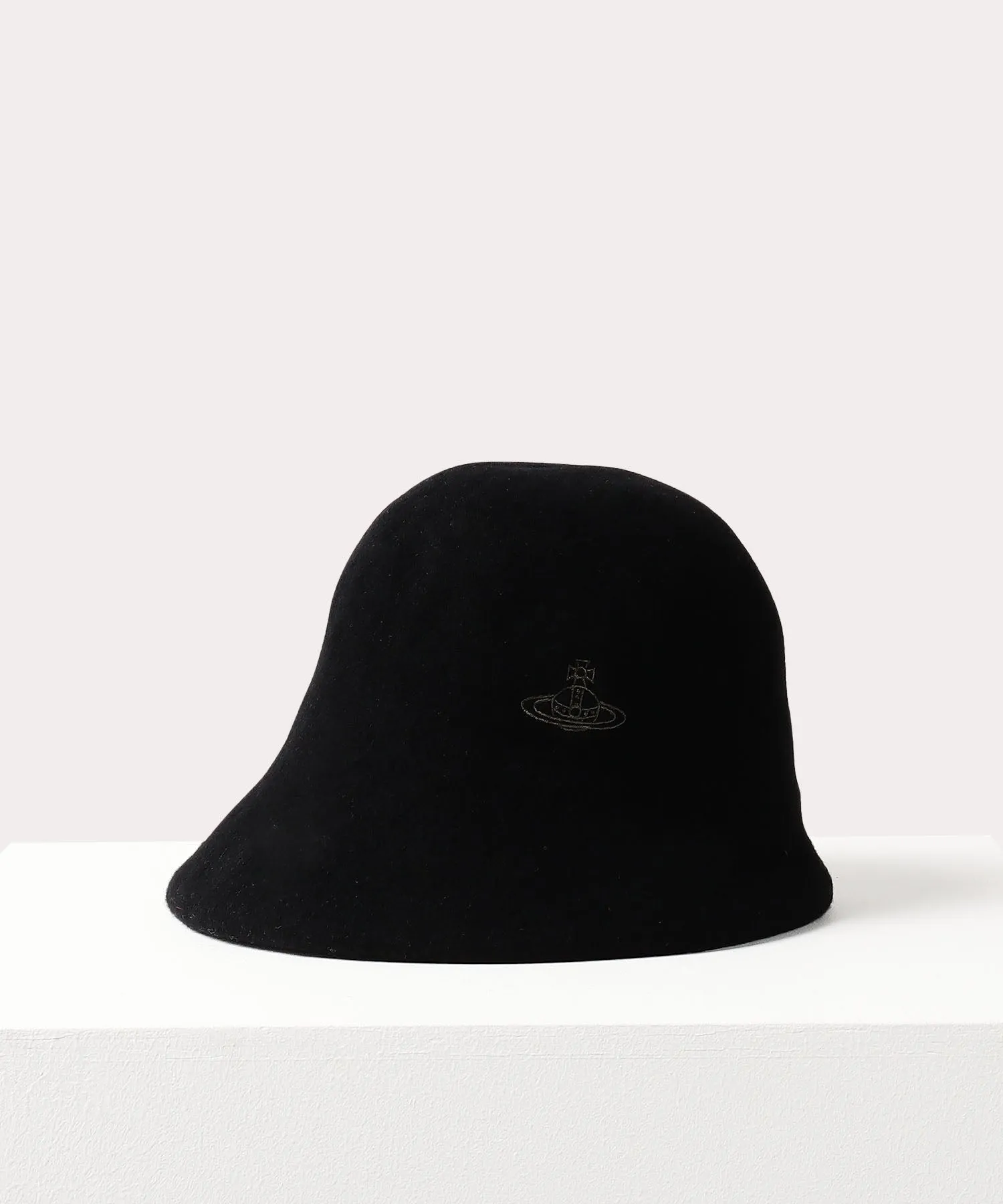 VIVIENNE WESTWOOD CLOCHE HAT